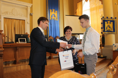 Awarding of pupils in Lviv 2.JPG
